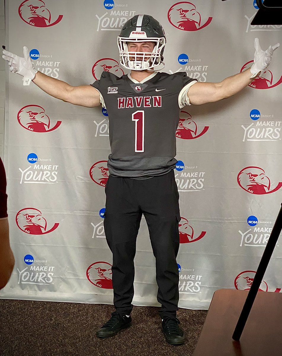 Ajpolson21's tweet photo. Had an awesome visit with @LHU_Football Thank you to the coaching staff for having me and showing the hidden gem of PA. Something special is certainly brewing here in Lock Haven! @CoachNVoorhees @Coach_Mul @Coach_Derasmo @CoachJBattaglia https://t.co/hYax0QZHK6