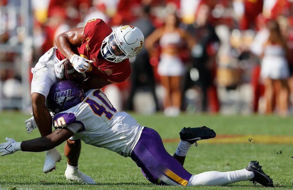 #AGTG After a great conversation, I want to thank <a href="/RyanClanton/">Ryan Clanton</a> for my first D1 offer from The University of Northern Iowa‼️🟣🟡
<a href="/dcgfootball/">DCG FOOTBALL</a> <a href="/DCGStrength/">Mustang Performance</a>