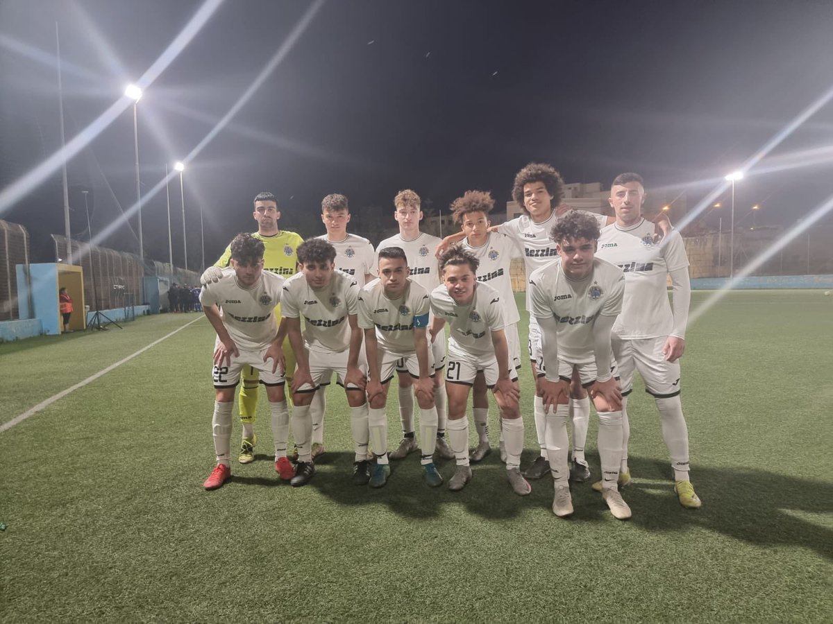 vella_owden's tweet photo. Section A we stay. Well done whites.
4-1 win
#OV27 https://t.co/RIDSWnTDdM