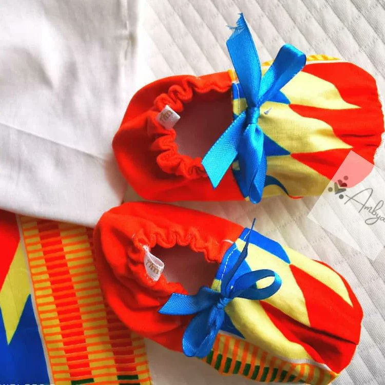 DesignAmbya's tweet photo. #ambyadesign #ambyakids #babyclothes #handmade #madeinafrica #madeingabon https://t.co/dEAIJv6uha