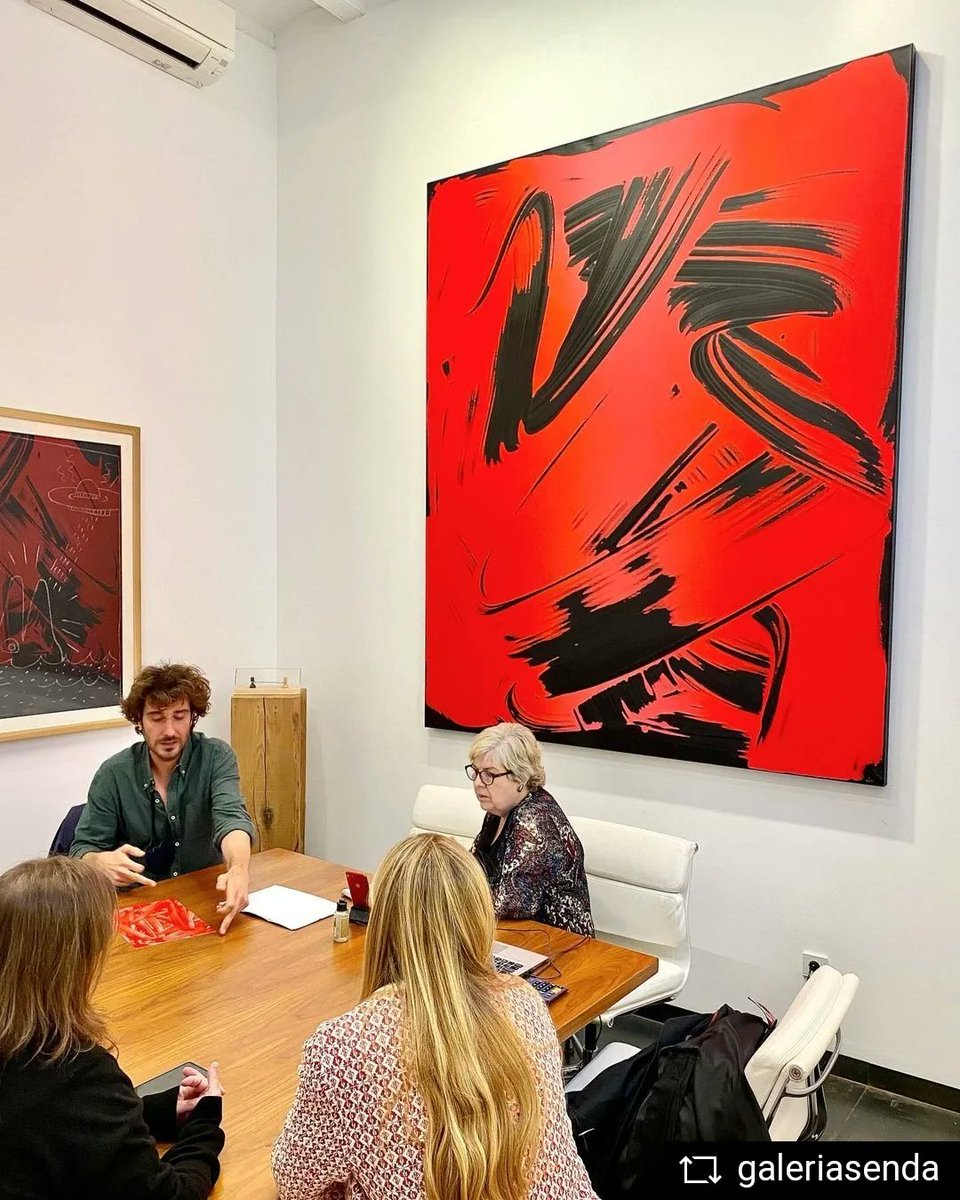 AmicsLiceu's tweet photo. 🥰 Nous projectes, noves il.lusions...

Preparant la propera temporada 
amb @galeriasenda @yagohortal &amp; @AmicsLiceu 💃🏼 (@nataliapfarres , @colgrein , @ChusRoig )

#nextseason #yagohortal #galeriasenda  #amicsliceu #liceuoperabarcelona #bcncultura https://t.co/qIbCBjvqrf