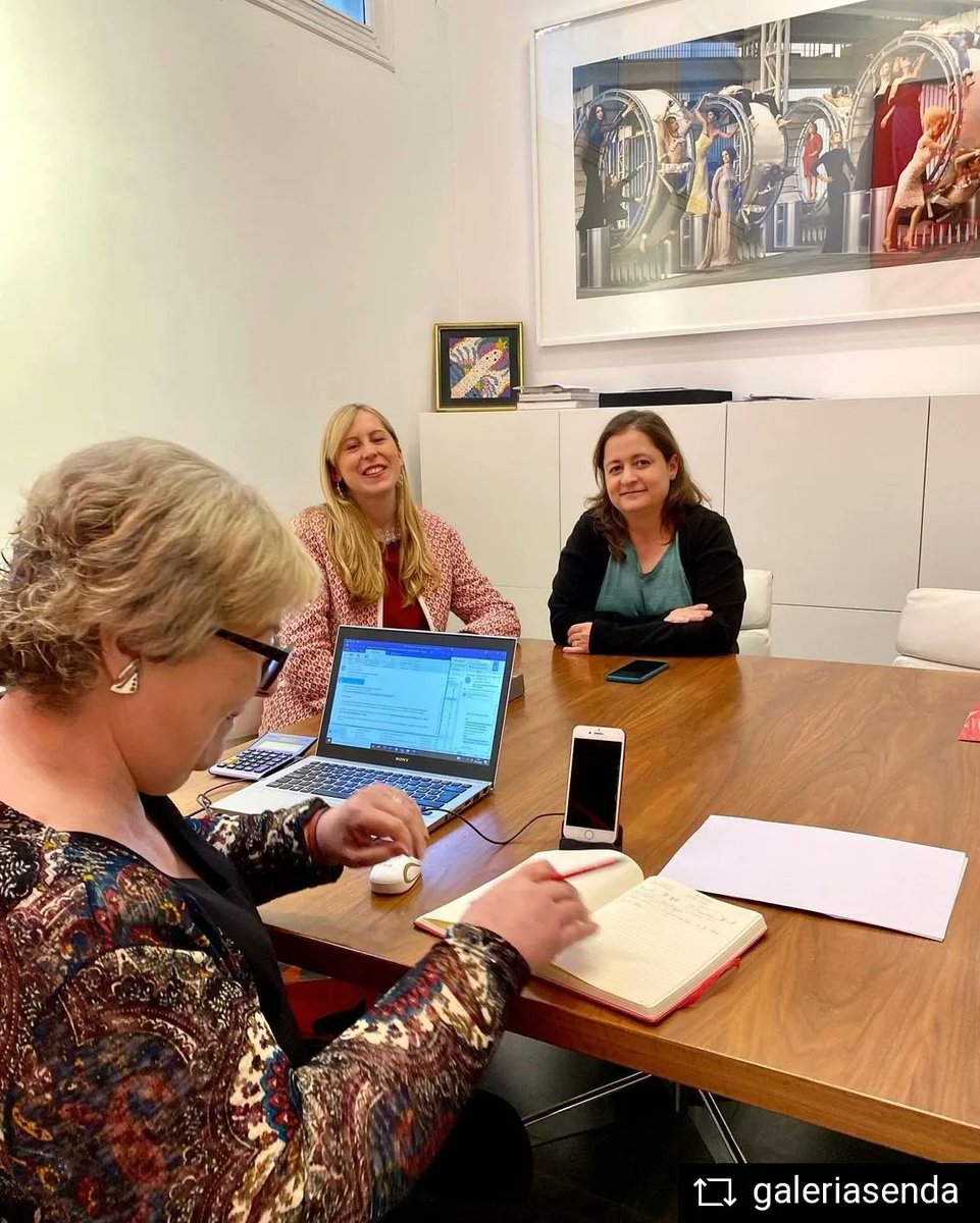 AmicsLiceu's tweet photo. 🥰 Nous projectes, noves il.lusions...

Preparant la propera temporada 
amb @galeriasenda @yagohortal &amp; @AmicsLiceu 💃🏼 (@nataliapfarres , @colgrein , @ChusRoig )

#nextseason #yagohortal #galeriasenda  #amicsliceu #liceuoperabarcelona #bcncultura https://t.co/qIbCBjvqrf