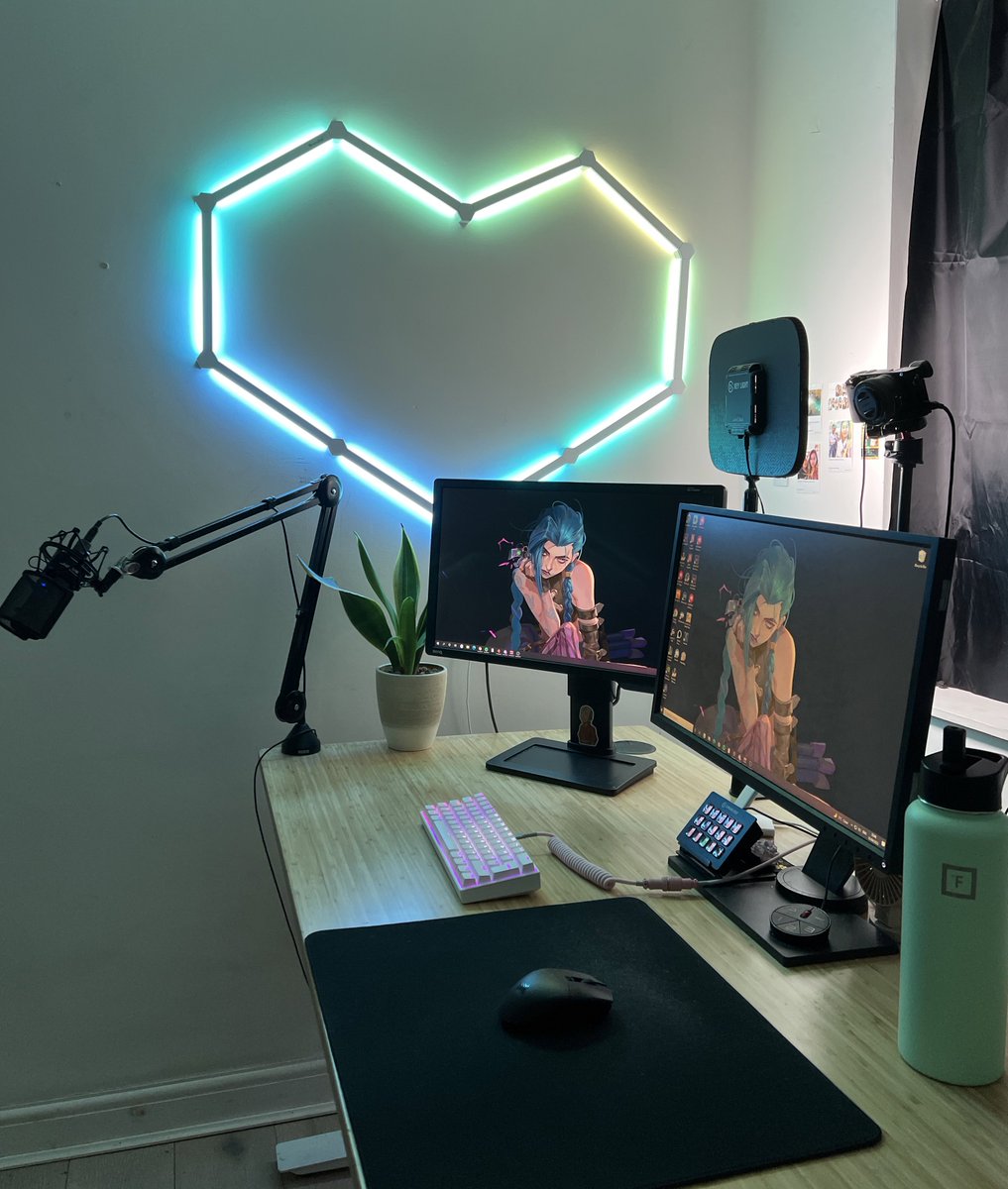 karagii's tweet photo. i was able to design my cozy #battlestation with @nanoleaf’s #RGBuff builder & you could win your RGBuffed setup from your build too ❤️🔥
giveaway details are available during the final step of the builder! #NanoleafRGBuff
➡️ https://t.co/ocmzK3I9pM
and share your build~ https://t.co/FUObqeaHsF