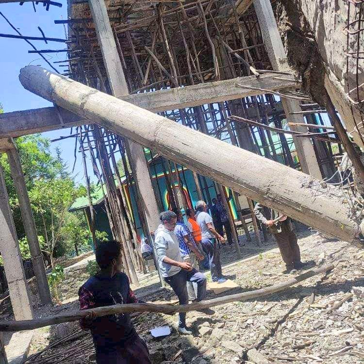NahomTeklu_'s tweet image. A careless project management &amp;amp; inconsistent construction supervision caused #structuralfailure of the central #dome, #beam, &amp;amp; #column structures of the underconstruction &apos;Hamere Werk Kidist Mariyam&apos; #orthodox #church at #workusefer near #Kality. What a loss of resources!