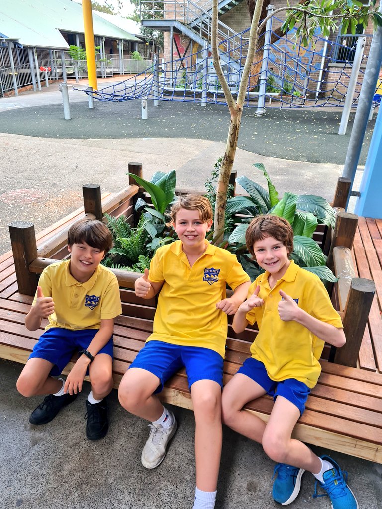 BrontePublic's tweet photo. Massive shout out to the @Mirvac crew who spent their day at @BrontePublic on Wednesday. Our school looks absolutely stunning with the new additions &amp; the lick of paint. Kids, teachers &amp; parents give it a BIG thumbs up 👍 

#eduation
#mirvac #outdoorclassroom https://t.co/dMvDbT0oKj