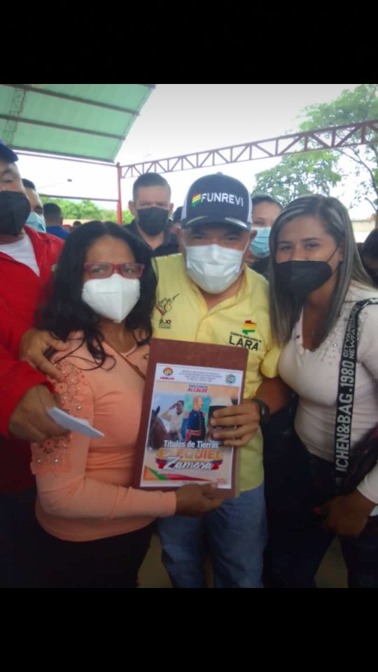 Entrega de 1358  títulos de tierra a Nuestro municipio Moran gracias al Gobernador <a href="/AdolfoP_Oficial/">Adolfo Pereira Gobernador</a> a nuestro Alcalde <a href="/psuv_felix/">FélixLinaresofcPSUV</a> y atodo ese gran equipo del poder popular que realizaron un gran trabajo <a href="/jaarreaza/">Jorge Arreaza M</a> <a href="/NicolasMaduro/">Nicolás Maduro</a> #SoyComunicadorClap