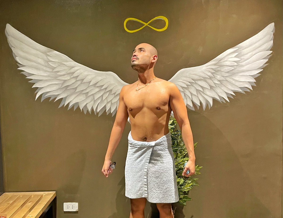 backhandjob's tweet photo. Visiting… @infinity_spa_ph https://t.co/Y8RT0BCZ3o