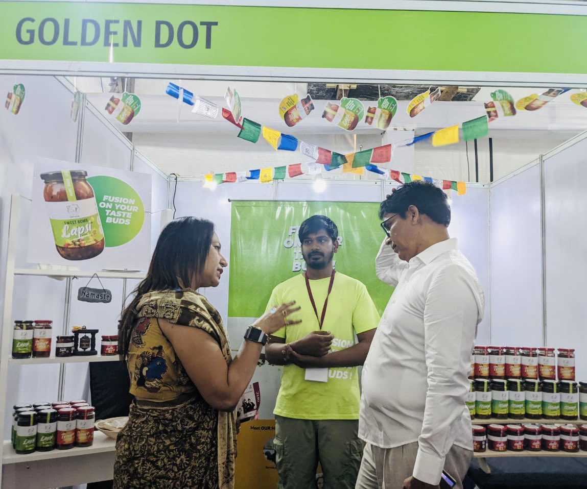 proshish's tweet photo. It was a previlege to have Dr Arun Kumar Sahoo sir @dr_arunsahoo visit our @TheGoldendot1 stall at IWEC womens business mela happening in janta maidan. @iwecin 😊 https://t.co/dP3sSCjJQa