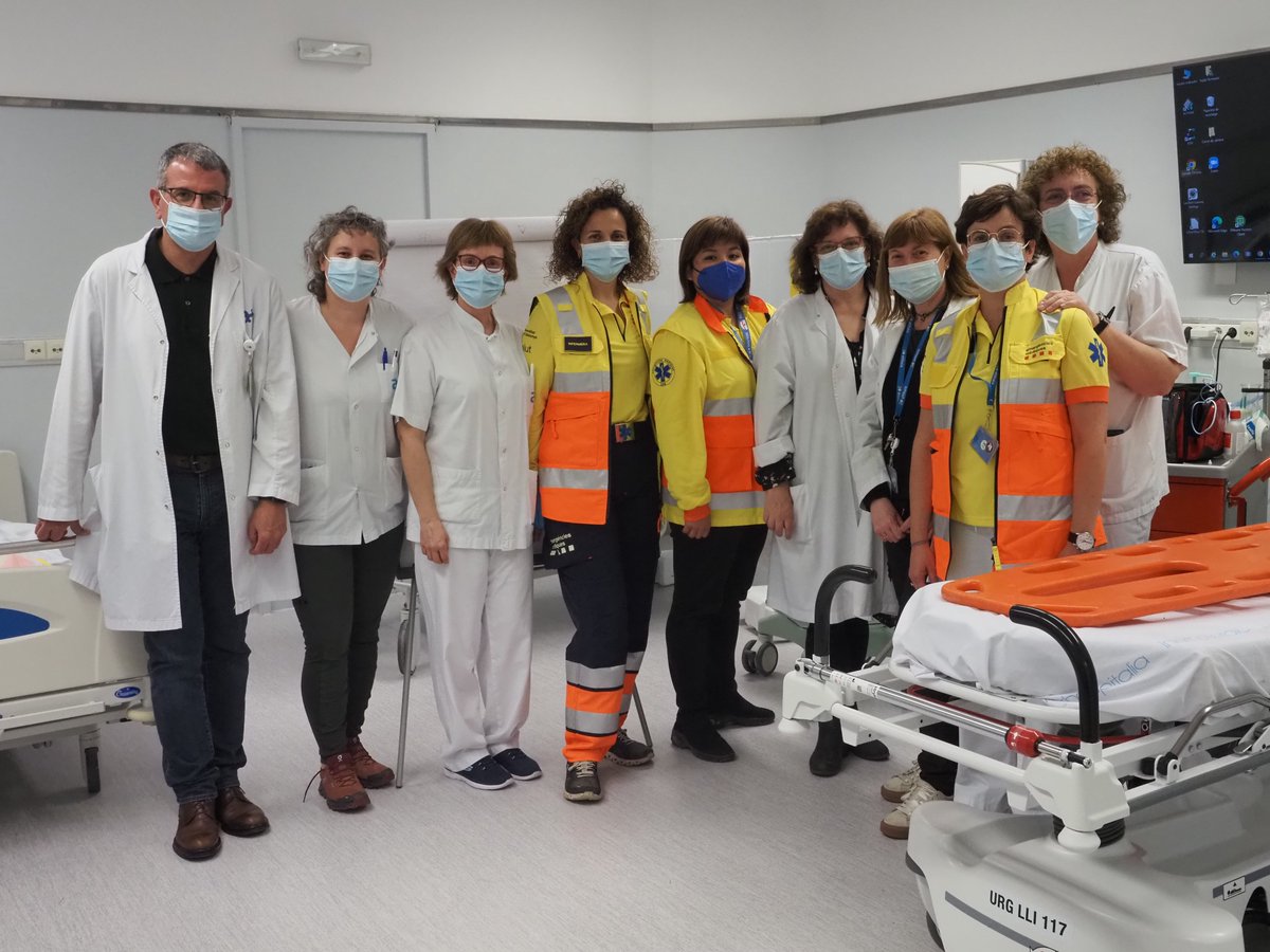 althaiamanresa's tweet photo. 👏 Molt contents de la Jornada de formació transversal d'abordatge al pacient politraumàtic #PPT, adult i pediàtric, mitjançant #simulació.

Un bon aprenentatge per als #residentsALTHAIA, que han ben resolt els casos plantejats.

#MIR #2MIR22 #MIR2022 #formació #althaiamanresa https://t.co/LNYMsyL2cd