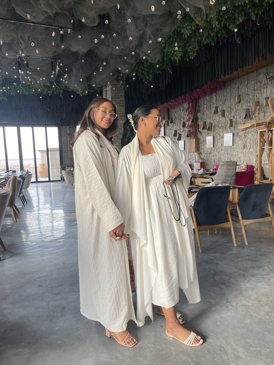 Thenerrd1's tweet photo. Late Eid photos 🌚🤍 https://t.co/7ocmypyagV