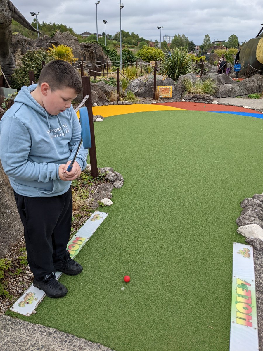Nice walk and talk then crazy golf yesterday with one of our @ysortit @intandemScot mentees. I just won the golf but there was some trash talk before our next showdown meeting to play a game of basketball 🤪 Gonna need to go practice shooting some hoops! 🏀🏀🏀