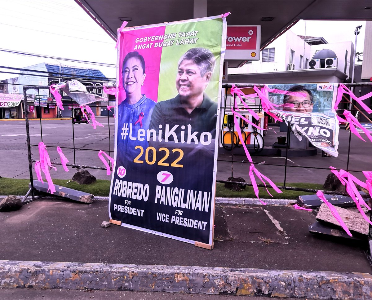 xtrapole's tweet image. The right choice 🌸💚
Campaign tarp at a gas station in Aklan

#Ipana10NatinParaSaLahat
#LeniKiko2022
#10RobredoForPresident
#7KikoPangilinanVicePresident