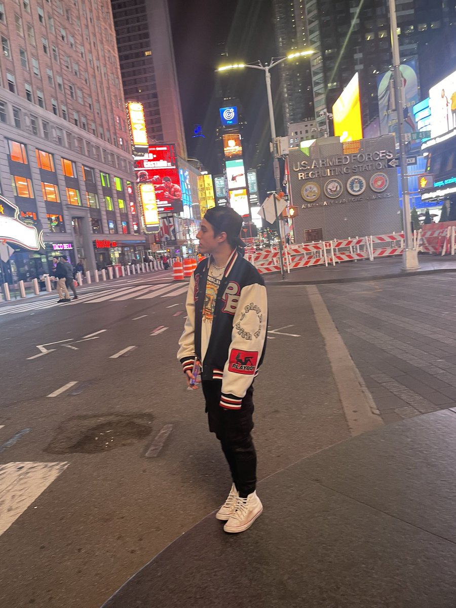 lilbigmedium_'s tweet photo. “Time I Wasted” Out Now on ALL platforms💙 Link in my bio:) https://t.co/sDJfAlC8HR