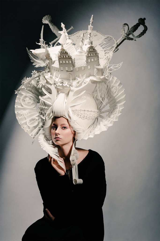 womensart1's tweet photo. The paper artworks of Asya Kozina who also designs life-sized sculptures, wedding dresses and masks, 100% out of paper #WomensArt https://t.co/1JVqAENNMg