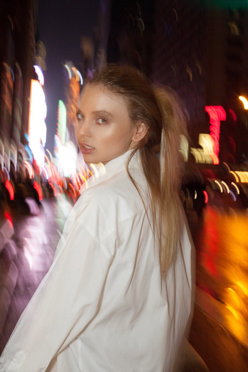 elena___matei's tweet photo. New York by night Louis Q #elenamatei https://t.co/0wGYU7axXj