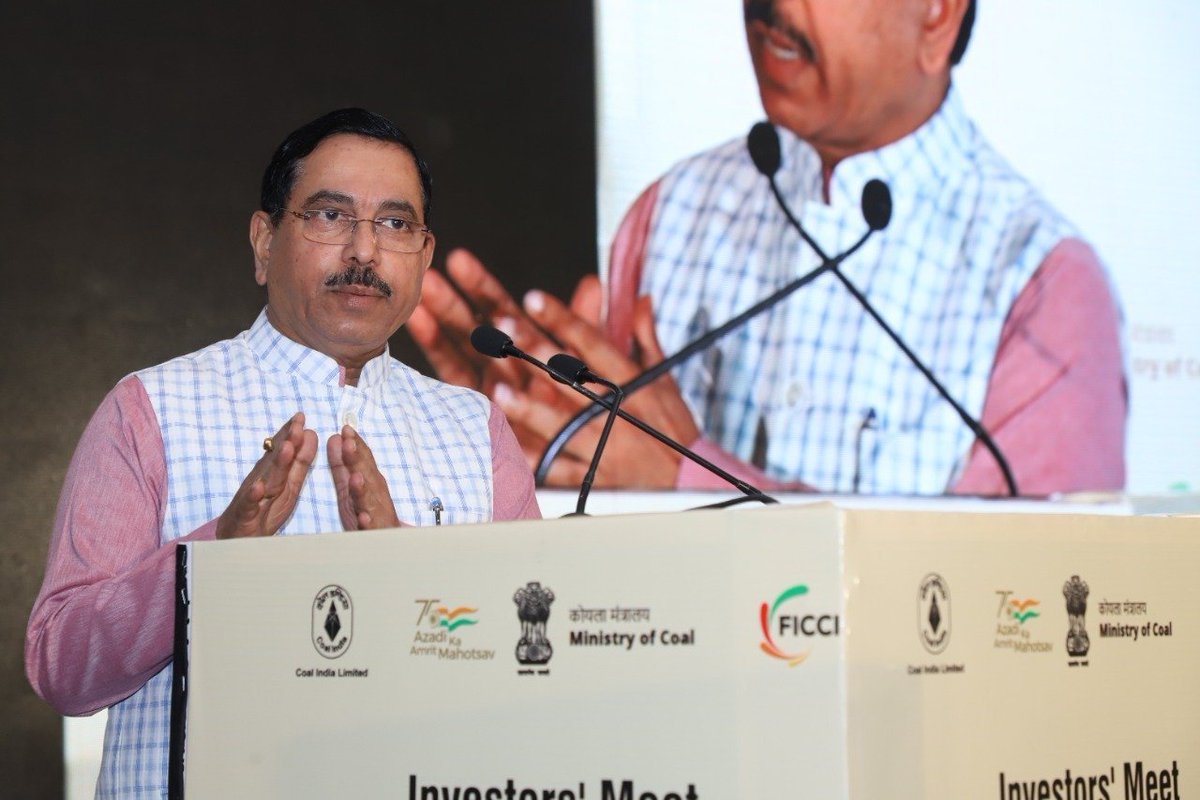 ANI's tweet photo. "Launched 20 closed &amp; discontinued mines on revenue sharing for re-operationalisation. These mines have an estimated reserve of 380 MT &amp; will help us further increase coal supply to TPPs while creating employment opportunities for locals," Union Min of Coal &amp; Mines, Pralhad Joshi https://t.co/4aHSQ0yW6o