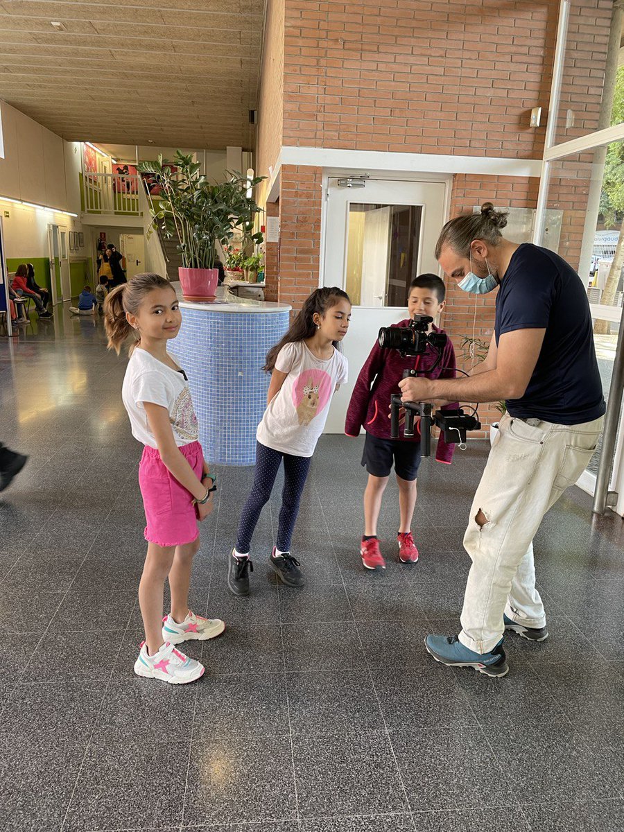 CrpEixample's tweet photo. Últim enregistrament a la @escolataborbcn 
Ja hi tenim això! #9CongrésdeCiència @consorciedubcn https://t.co/TtxYykVWGc