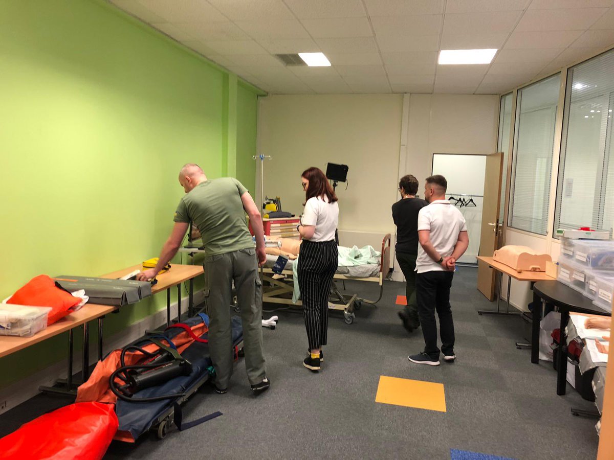 Mehad_fr's tweet image. 1er jour de formation pour les soignant.es ukrainiens.nes à Metz avec le Pr. @rpitti57 💪