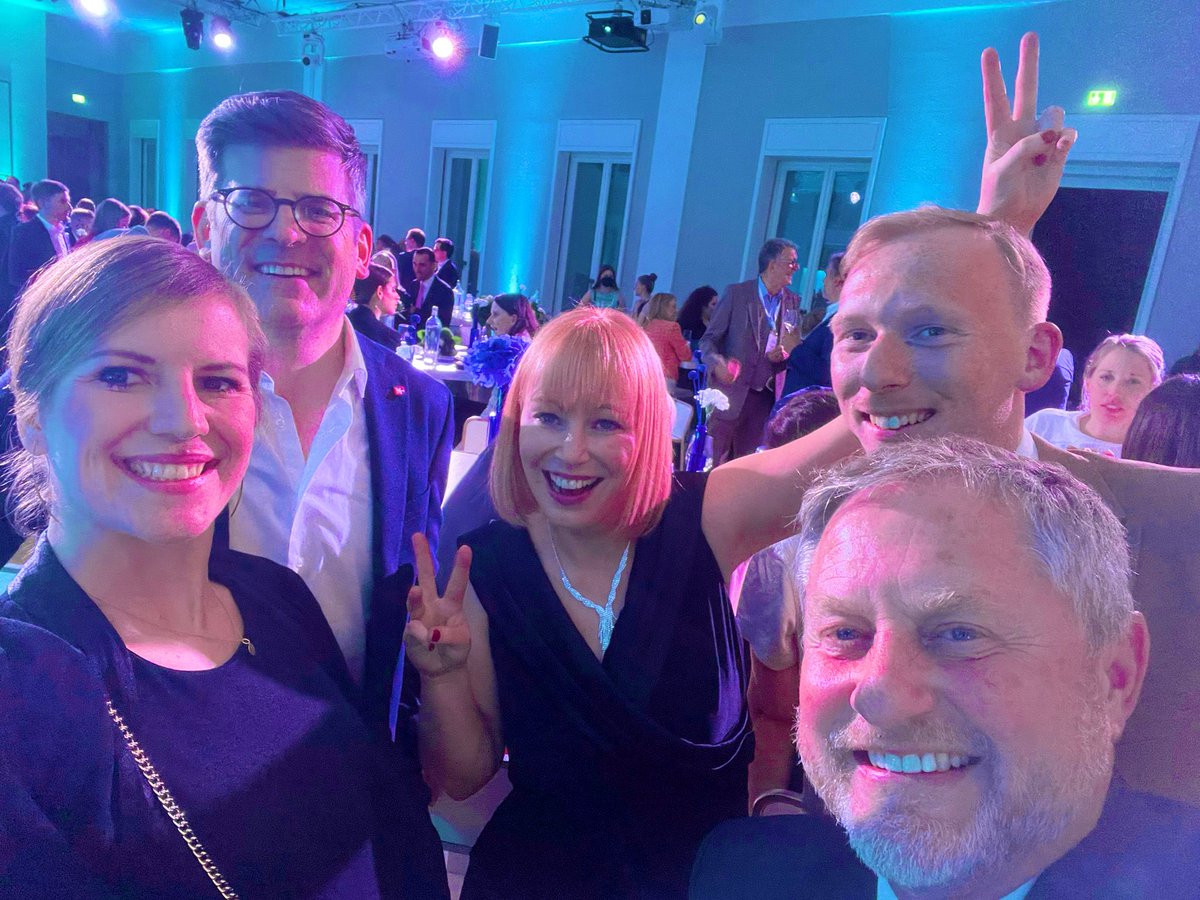 Alexandra Rößler (@pr_alexia) on Twitter photo „Machen ist wie wollen, nur krasser!“ Danke <a href="/AnnaWellendorf/">Anna Wellendorf (Thorwirth)</a> <a href="/SebastianVesper/">Sebastian Vesper</a> und <a href="/DPRGde/">DPRG</a> Ehrenamt macht so viel Spaß, liebe KollegInnen: Was ein geiler Abend 💙 #PRTag #prpreis „Machen ist wie wollen, nur krasser!“ Danke <a href="/AnnaWellendorf/">Anna Wellendorf (Thorwirth)</a> <a href="/SebastianVesper/">Sebastian Vesper</a> und <a href="/DPRGde/">DPRG</a> Ehrenamt macht so viel Spaß, liebe KollegInnen: Was ein geiler Abend 💙 #PRTag #prpreis