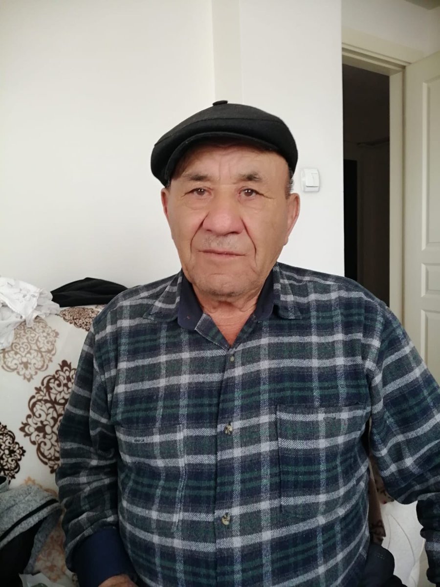 siiryazamayan's tweet photo. Ahh bee sensiz ilk bayramda geçti Büyükbabam❤️ biz çok eksiktik bu bayram… Nasılsın diye sorduğumda siz iyiseniz bizde iyiz derdin… Hiç söylemezdin bir yerin ağrısı hiç… https://t.co/jLY31Mesgl