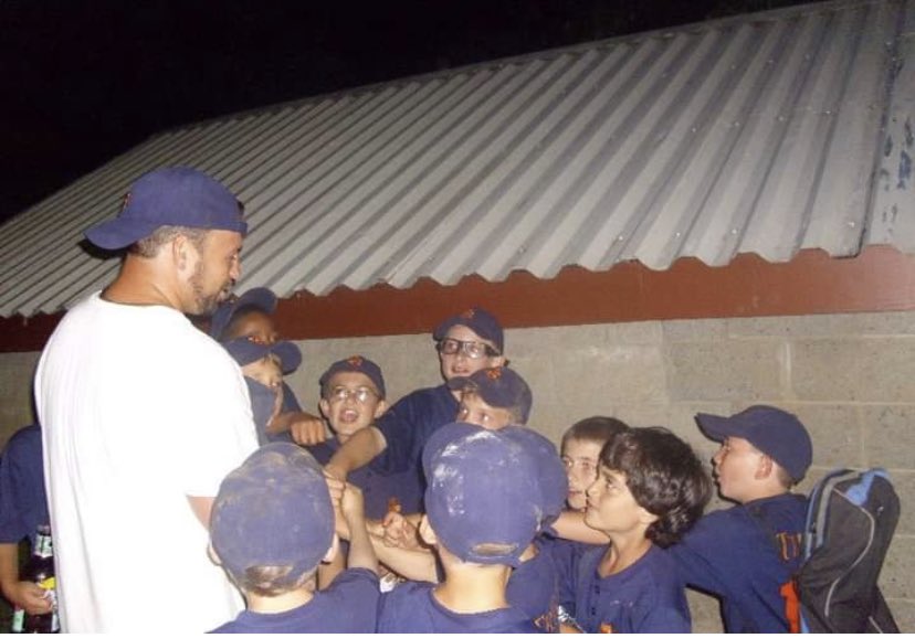 KingFish626's tweet photo. Before I was…whatever I am today… I was a Rec Coach to a bunch of kids from Castle Shannon & before that- Alexandria, VA
Kids don’t follow titles - they follow whomever makes them love the game… and believe-
Believe in themselves. #GoFish #ShamRox https://t.co/lIElmciwXG