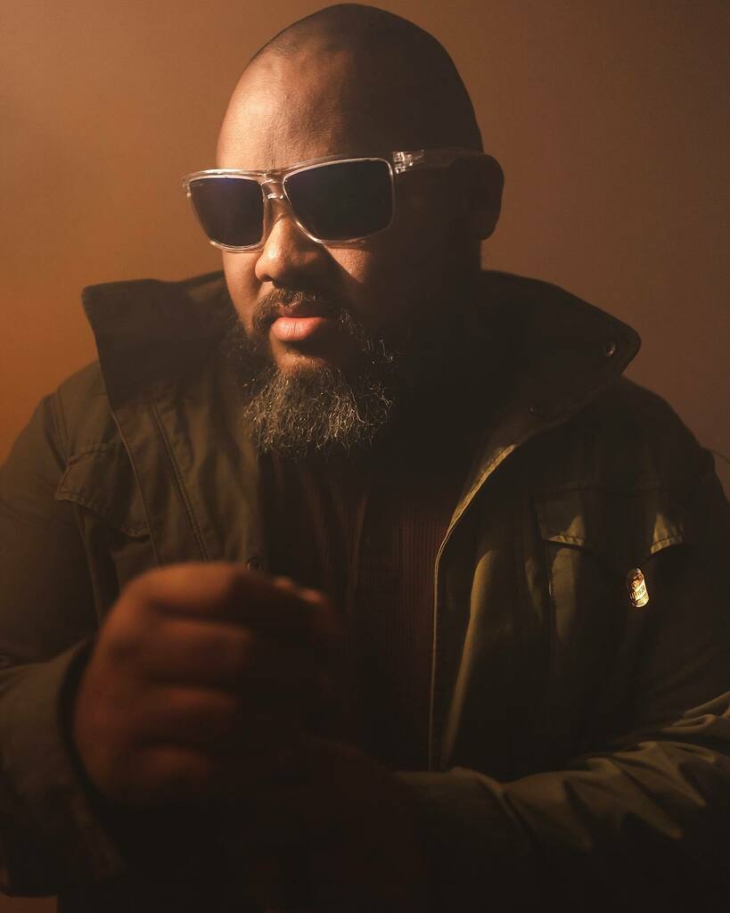 aleksworks's tweet photo. My favorite part of my wardrobe is my @fadeddayssunglasses!
And yes, I wear the XXL glasses
@_one901 with the shot!!
•
•
#sunglasses #fadeddayssunglasses #xxl #largehead https://t.co/6DE8ag8Ldd