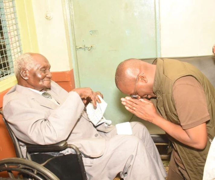 Kenyans's tweet photo. Polycarp Igathe seeks blessings from Sabina Joy landlord and billionaire Mzee Gikonyo Kanyuira. https://t.co/o8x45FQEiJ