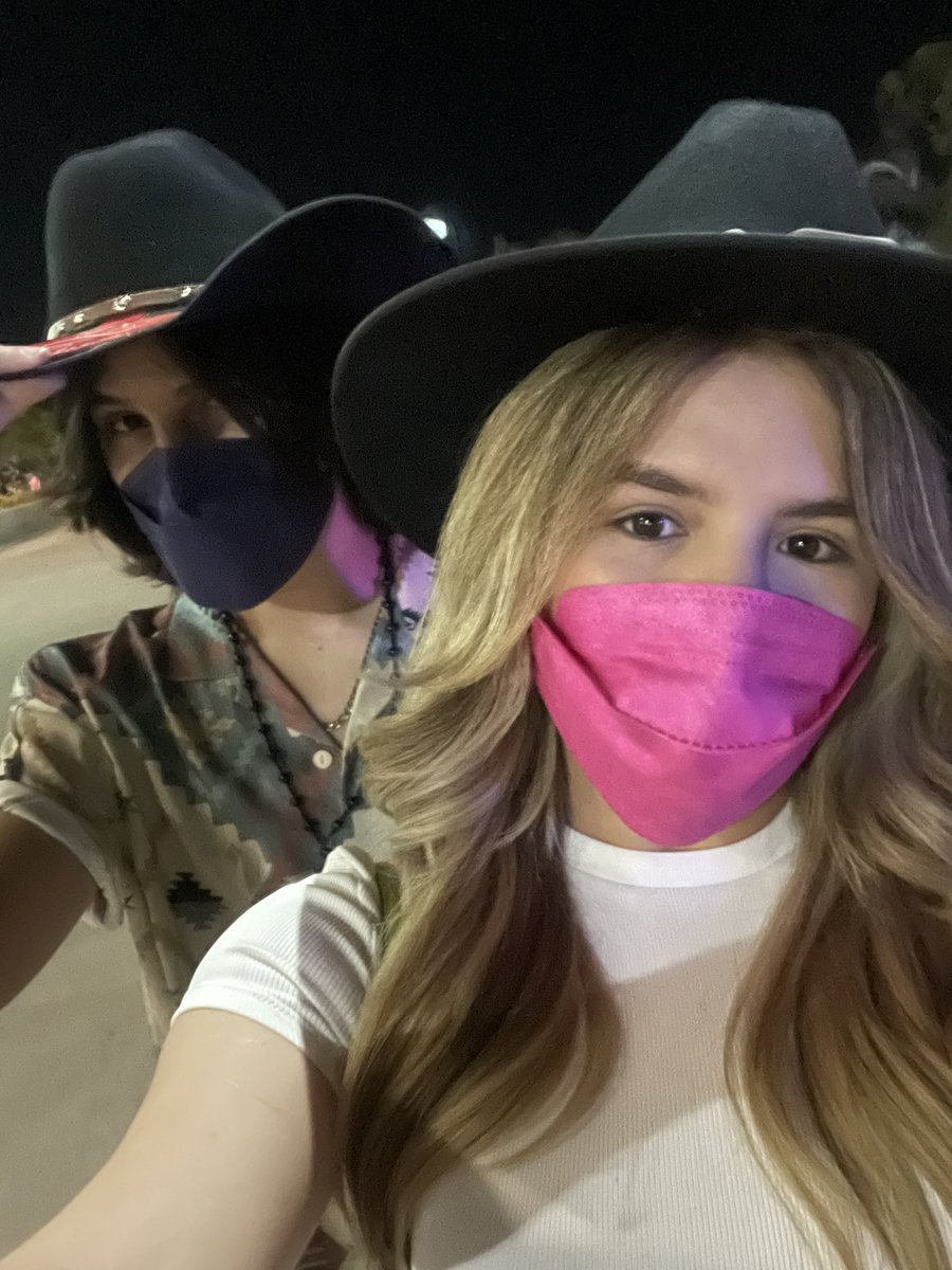 MaffyRocha's tweet photo. Howdy 🤠🤠💖 https://t.co/VQHsuGbLIQ