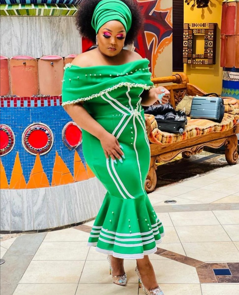 VictressMthethw's tweet photo. One thing I have learnt from this woman through out the season is its okay not to fit in or stand out but be true to yourself and know who you are, Love yourself nje 💯💯💯👏❤️❤️#RHODurban Dankie MaKhumalo https://t.co/tIsUouRIKF