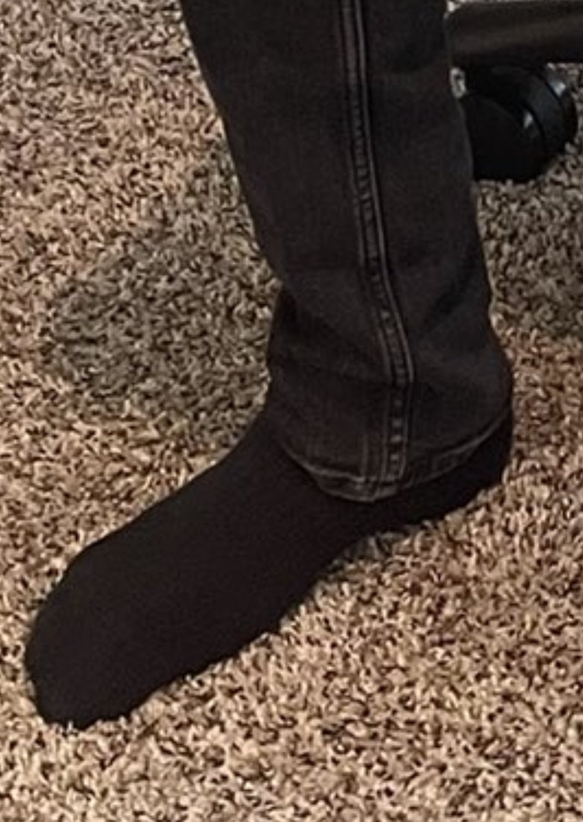 AJ_Akin's tweet photo. @Symfuhny @HMGaming Yo, we just not going to talk about this banana foot, down south? https://t.co/AXXciMlPtU