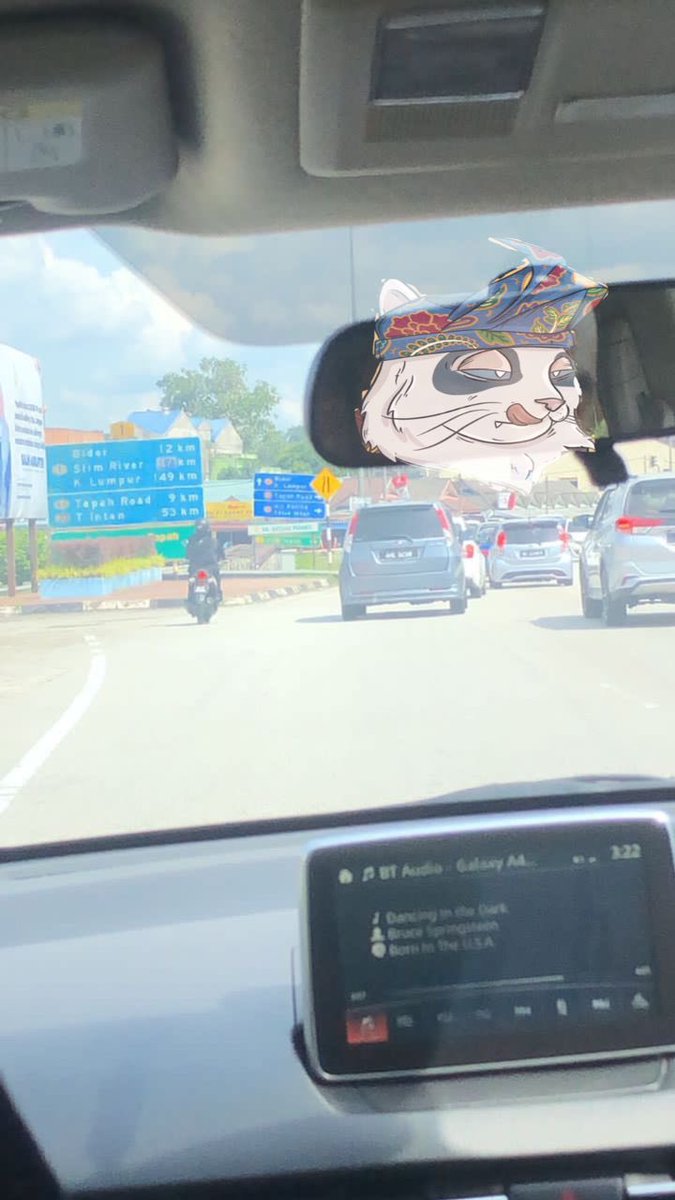 Lu7f1383's tweet photo. KL ➡️ TAPAH
Awok otw ke tapah nak mentekedarah rendang tok, gulai tempoyak dan pais ikan keramat 😋
Ate kalau gini trafiknye masa beraye, sanggup teman redah. Ajenye le nak pening-pening kepale..
#RayawithRCN 🐈⬛🐈❤️ https://t.co/FxNG0RDajp