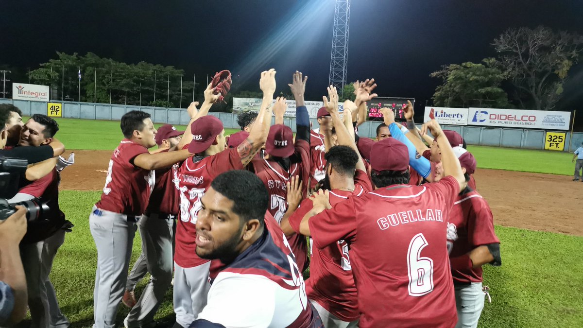 miltonaparicio's tweet photo. Terminó el juego 6 de las Finales de la @LNB_SV.
UTEC 8-7 Nacionales
Serie: UTEC 4-2 Nacionales
Las Águilas son campeones de la #CopaFESA2022 del béisbol salvadoreño.
@DeportesGMV https://t.co/6qHoNBEvxU