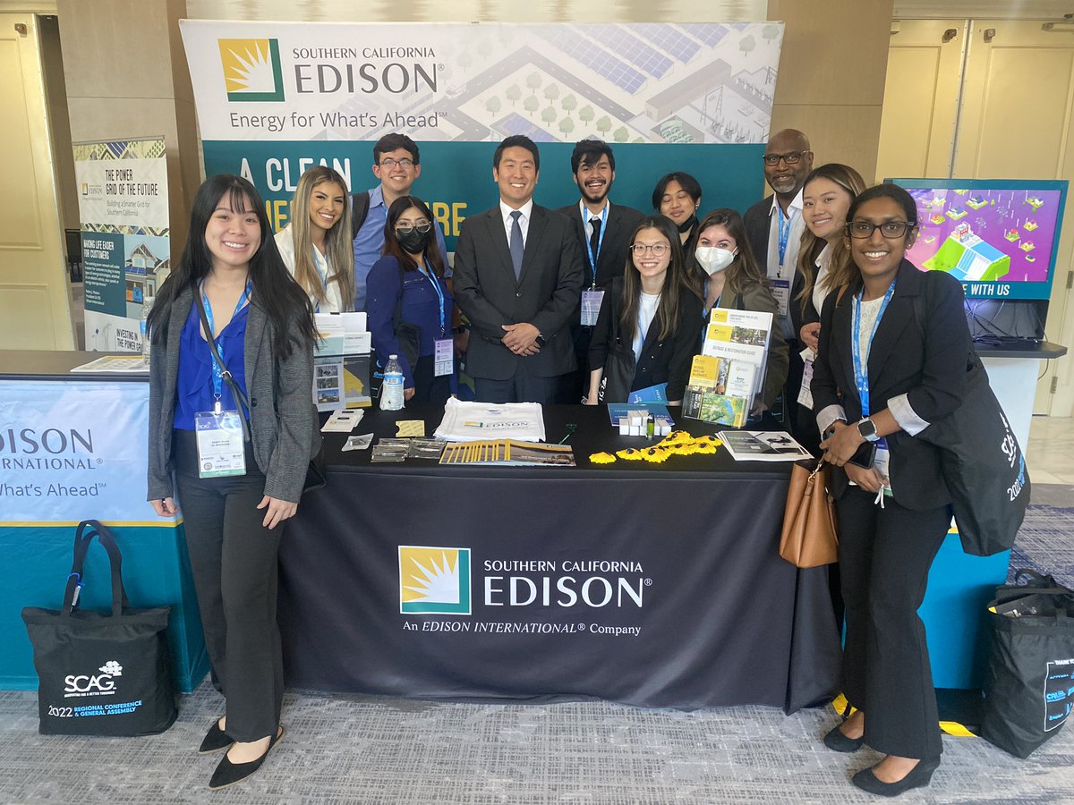 What’s a better way to close Day 2 #SCAG22GA than talking career + future opportunities at <a href="/SCE/">SCE</a> with these <a href="/UCRiverside/">UC Riverside</a> students? UCR Distinguished Alum and <a href="/SCE_PublicAff/">SCE Public Affairs</a> VP <a href="/LarryChung/">Larry Chung</a> has a new following… #FutureisBright