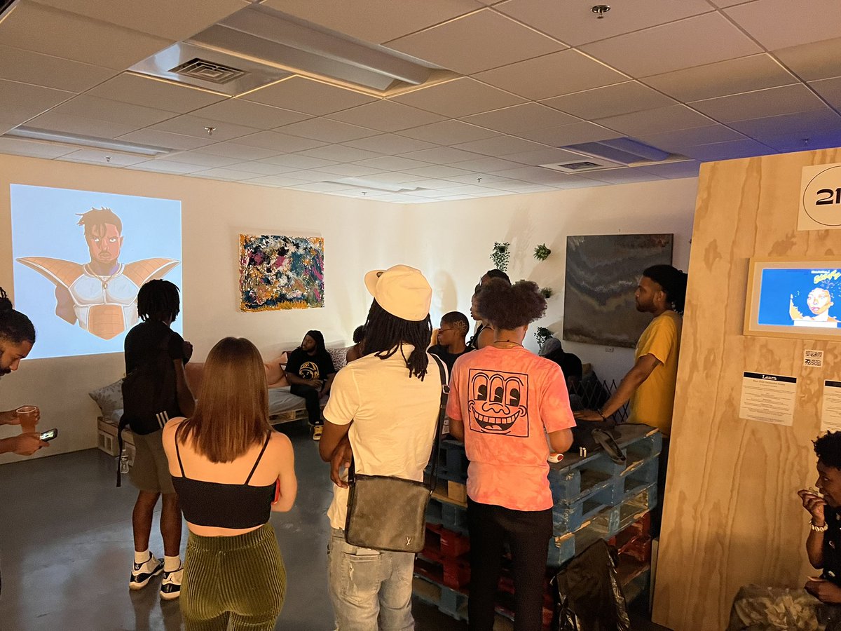 dafco_io's tweet photo. Thank you #cltartists who pulled up tonight at Space212 to discover how #web3 and #nftart can help grow following and earn more by learning more! Special thx to @juniordesigns_ (amazing artist) + @evpensei for the awesome @procreate demo! #cltart #charlottesgotalot #cltiscreative https://t.co/o8af005BYk