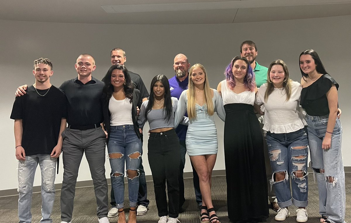 Fayth_Ham's tweet photo. 💜🏋️‍♀️💜CSHS Powerlifting Banquet!
An amazing Sr. Class and they leave a legacy at CSHS. So proud of all of these kids. It was a special and incredible night. 

🏆👩🏻‍🎓🏋️‍♀️Fayth was named to the 2022 ALL-STATE ACADEMIC ELITE TEAM by the Texas High School Womens Powerlifting Association https://t.co/kOMNVtprwy
