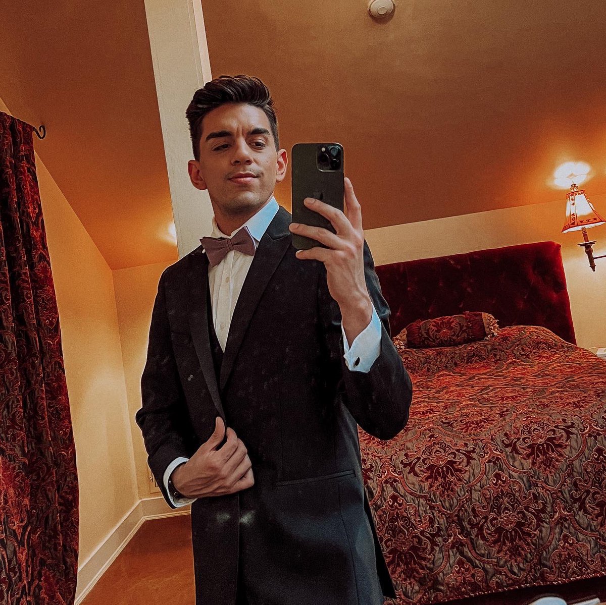 luiz925's tweet photo. My bestie got married 2 week ends ago and I took these fire pics so now y’all gotta see 😂🙈 https://t.co/r7EHdLSLMW
