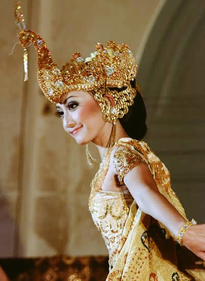 Kamu tidak bisa kembali dan mengubah awal saat kamu memulainya, tapi kamu bisa memulainya lagi dari mana kamu berada sekarang dan ubah akhirnya,Krn ini kehidupanmu dan kamulah sang penentu keputusan

#KekuatanDoaituNyata
#GerakanMERAHPUTIH 
#BudayaNusantara