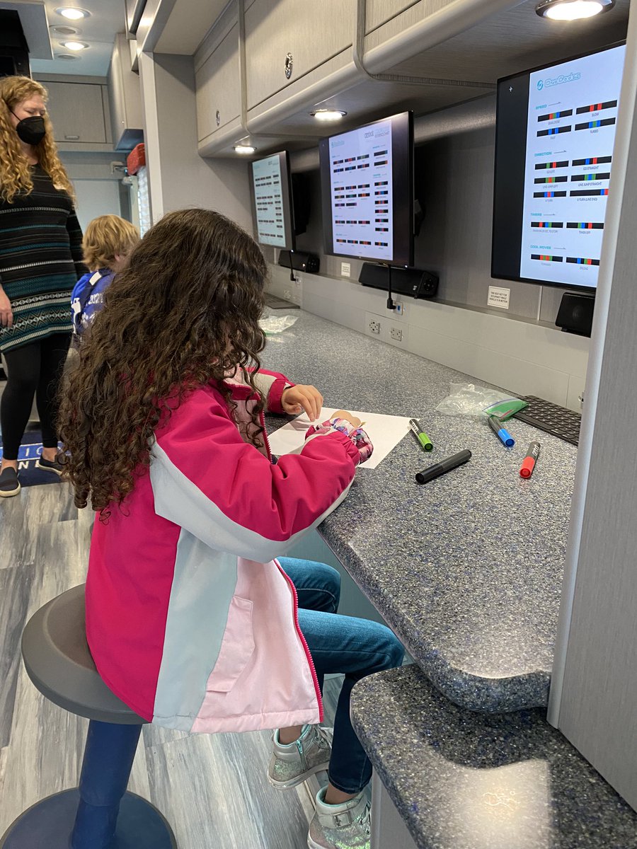 SVVSDMobileLabs's tweet photo. School field trip with @FallRiverES β
Professional development with @SanbornDragons β
Hosting the @GovofCO β
#DesignGuild Fair with @Warriors_of_FHS feeder β
This week didnβt stand a chance! #StVrainStorm https://t.co/NLKrg92YHu