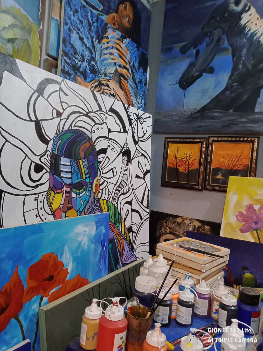 Desire_higher's tweet photo. I be Artist. Drawing and painting na my job. Na wetin I like doing be this. Na my full-time hustle oooo. https://t.co/0cEiUChBYp