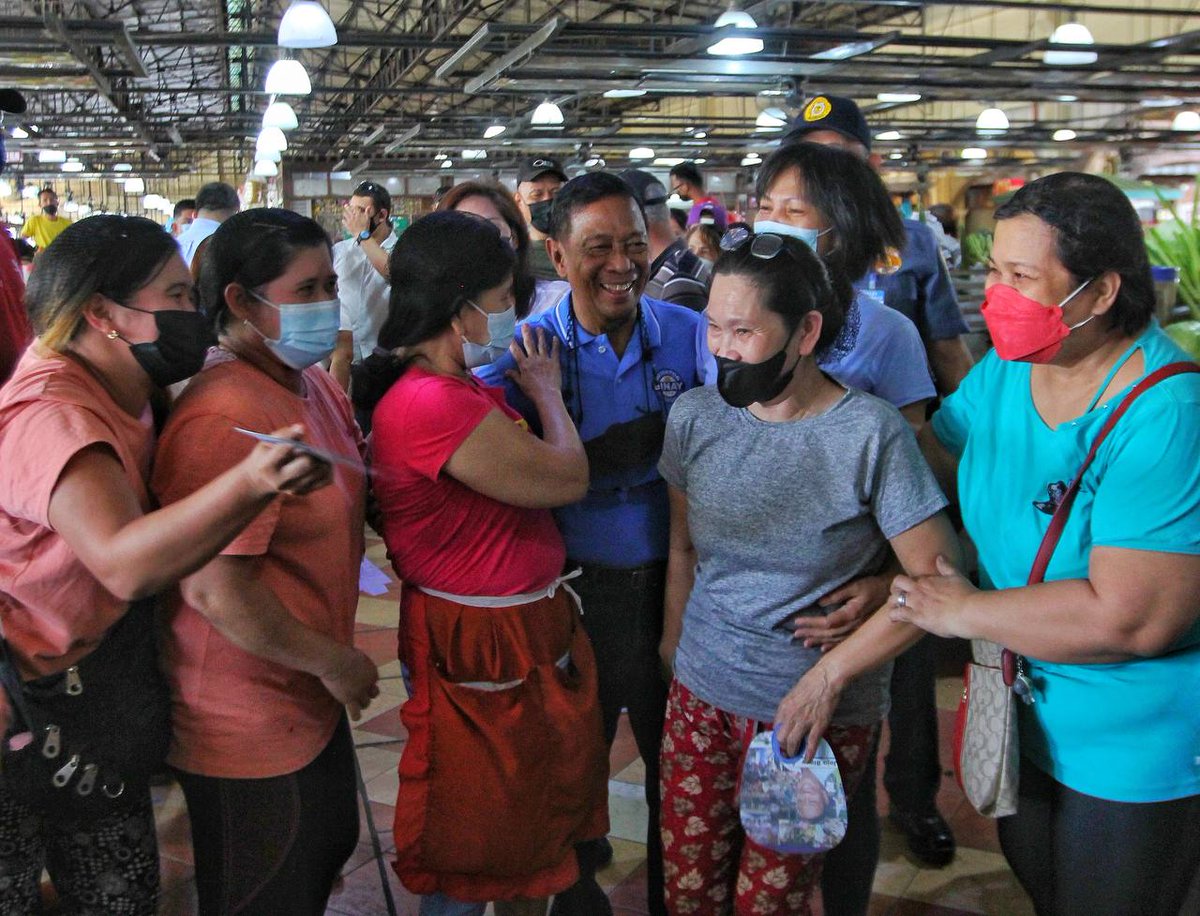 Ipgppatuloy ntn ang mga prgramang ramdam ng bawat mamamayan at mkkaasa kayo sa srbisyong subok na ng mga nngangailangan. Mula noon, hnggang ngyon, katuwang nyo ako tungo sa pag ginhawa ng buhay ng bawat Pilipino.
#BinayThereDoneThat 
#Binay11SaBalota 
#BinaySaSenado 
#OnlyBinay