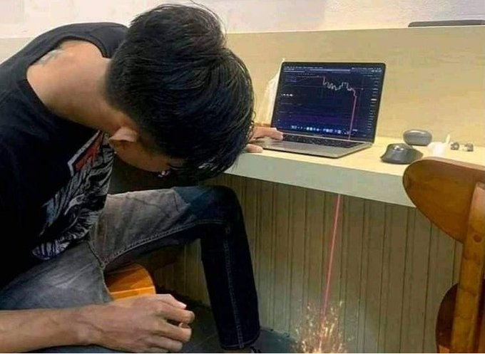 Vishnu1310's tweet photo. Me literally looking below my laptop... 
Down down down.

#stockmarketcrash https://t.co/BXyLtOm50z