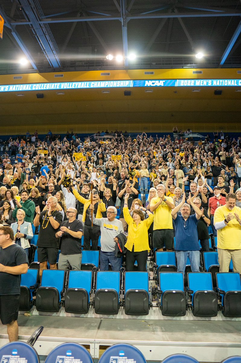 LBSUAthletics's tweet photo. Long Beach Nation you showed up tonight! You were loud, crazy and full of energy! We need you again on Saturday as we compete for the National Championship! 💥🤩

#HereComestheBoom #GoBeach https://t.co/js9ZhmfnuD