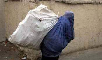 Iam_Hasnaat's tweet photo. مونږه پکی رزق پسې خاورې شو
خلک مو د خاوری نه لعلونه وړې

#ده_پښتون_وطن_وسائل
@ImranKhanPTI @AimalWali @ManzoorPashteen https://t.co/SWBbgVtnuD