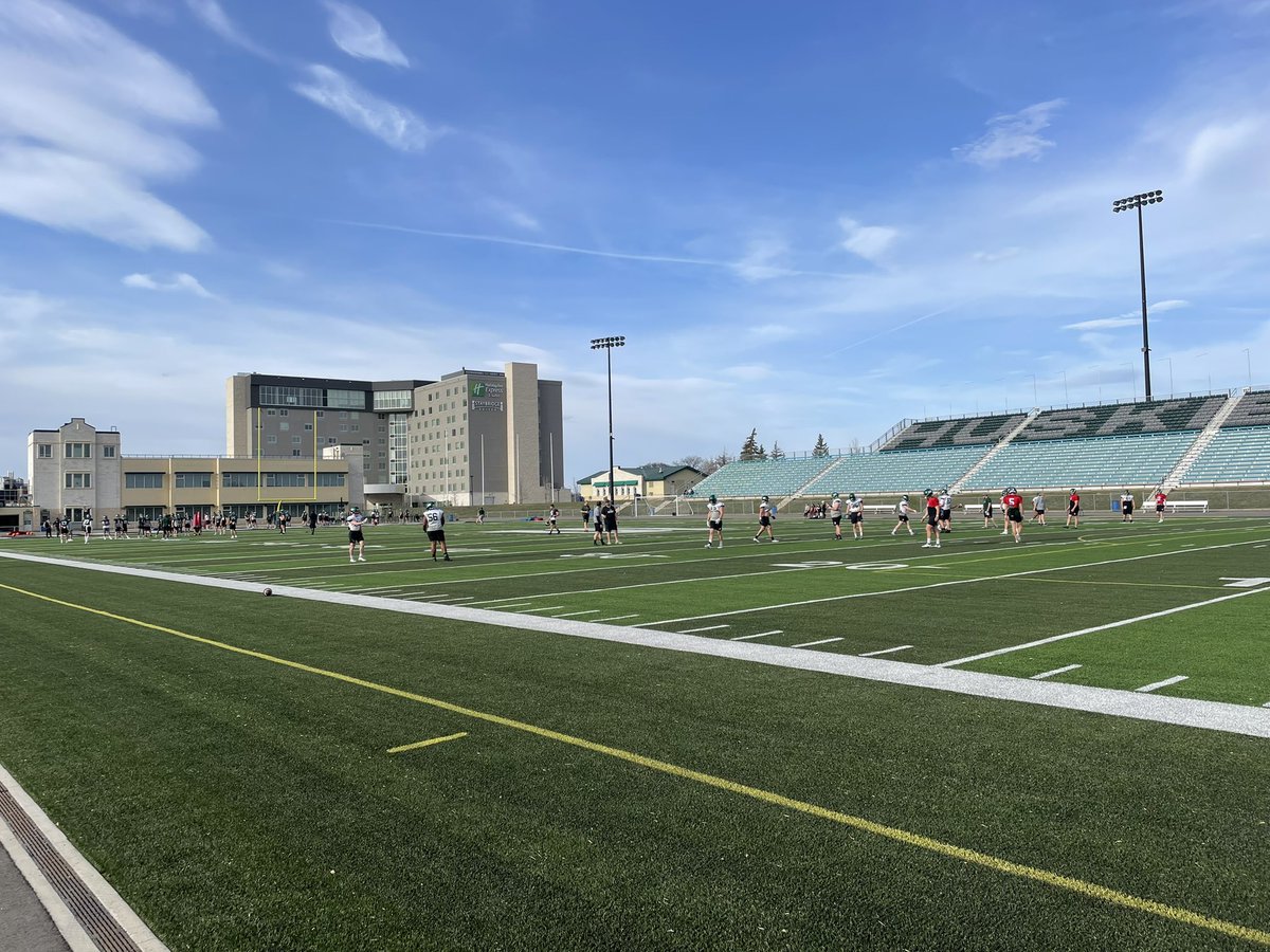 The_JakeFarrell's tweet photo. Great time today at the University Of Saskatchewan 2023 prospect day🐕 Big thanks to @skhuskies for having me out! https://t.co/BvVOeF96Pz