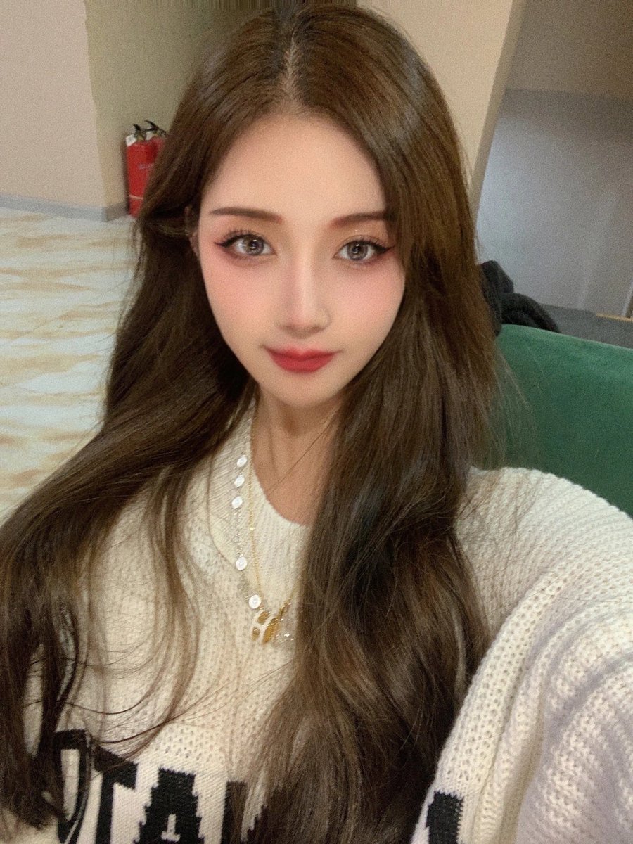 paigebabhee's tweet photo. 每天都要美美哒，用爱爱去感化天下男男😉😉 https://t.co/CZHMeReGDc