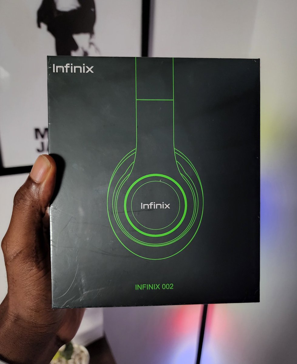 izzi_boye's tweet photo. Giving away these headphones?
Retweet and tag someone that needs it, I'll randomly choose someone that's tagged 😉.
Note: Winner will be someone mentioned in the comments 
P.S: No DM https://t.co/sloHA8ewU3