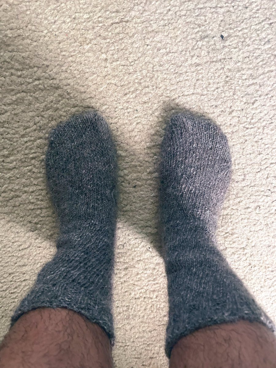 Shuuunea's tweet photo. This is too lame to show on ig so everyone pls look at these socks I made🥰crochet and knit!! https://t.co/bvWDgFdI3G