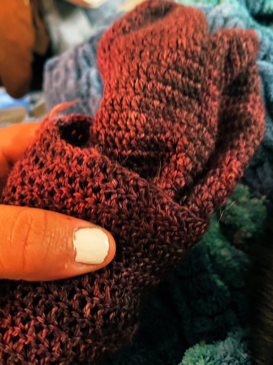 Shuuunea's tweet photo. This is too lame to show on ig so everyone pls look at these socks I made🥰crochet and knit!! https://t.co/bvWDgFdI3G