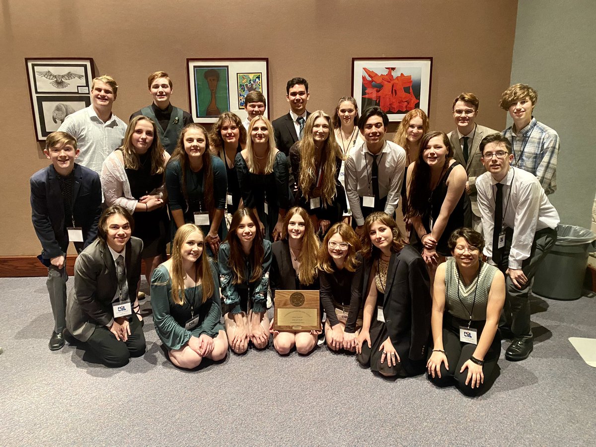 Benjami86423788's tweet photo. 4th place at the state meet! So proud of these amazing kids and so thankful for all of our wonderful supporters! Congratulations to all of the companies! #thelakeisrising #comalfinearts @CLHS_Principal @schumanncarla1 https://t.co/NyPu4CVcC2
