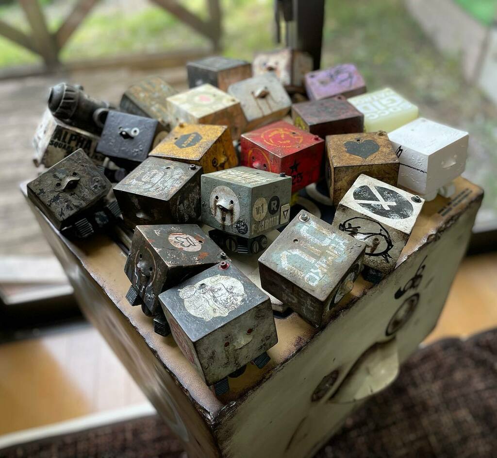 yamazaru123's tweet photo. たくさんのる‼️
#squaremk5 #squaremk2 #wwr #wwr2 #underversehq #underverse #threea #threeatoys #lifesizetoys #onesixth https://t.co/kPUFVZdy0s https://t.co/IzzlEoyCfM